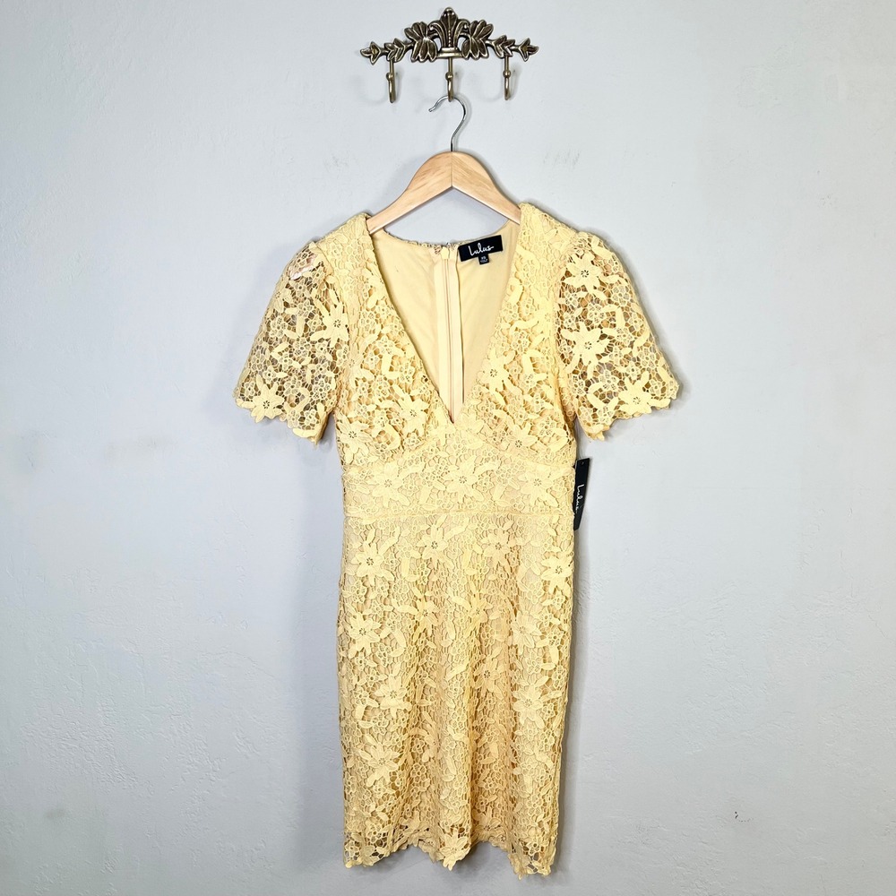Lulus Yellow Lace Floral V-Neck Short Sleeve Sheath‎ Dress XS Wedding Guest NWT